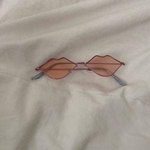 SHEIN lip shape sunglasses
